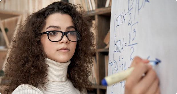 UMOV Academy | Licenciatura en Pedagogía